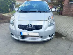 Silber Gebraucht 2006 Toyota Yaris Luna Limousine | 3.495 € (Fairer Preis)