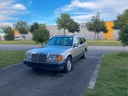 Gold Gebraucht 1989 Mercedes E250 Kombi | 3.500 €