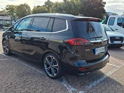 Schwarz Gebraucht 2018 Opel Zafira Tourer OPC Van / Kleinbus | 14.500 € (Fairer Preis)