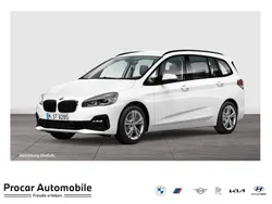 Weiß Gebraucht 2021 BMW 220 Gran Tourer Advantage Van / Kleinbus | 26.780 € (Fairer Preis)