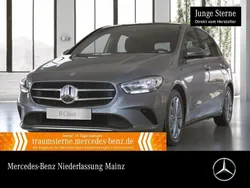 Grau Gebraucht 2021 Mercedes B250e Advanced Van / Kleinbus | 22.990 € (Guter Preis)