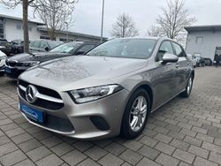 Silber Gebraucht 2019 Mercedes A180 Limousine | 19.900 € (Etwas zu teuer)