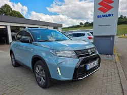 Grau Neu 2025 Suzuki Vitara Comfort SUV | 29.240 € (Teuer)