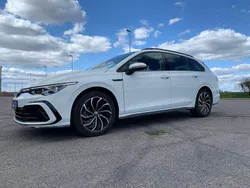 Weiß Gebraucht 2022 VW Golf VIII R-line Kombi | 22.990 € (Superpreis)