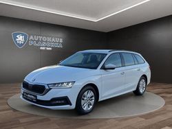Moonweiß Gebraucht 2022 Skoda Octavia Ambition Limousine | 22.450 € (Fairer Preis)