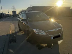 Schwarz Gebraucht 2012 Skoda Fabia Kleinwagen | 3.300 € (Fairer Preis)