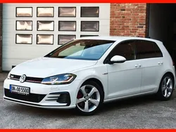 Perlweiss (metallic) Gebraucht 2017 VW Golf VII GTI Limousine | 17.350 € (Fairer Preis)