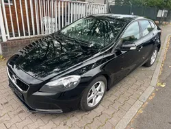 Schwarz Gebraucht 2016 Volvo V40 Momentum Kombi | 5.750 € (Etwas zu teuer)