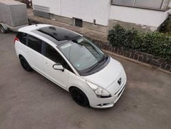 Weiß Gebraucht 2012 Peugeot 5008 Allure Van / Kleinbus | 4.800 € (Fairer Preis)