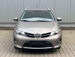 Braun Gebraucht 2014 Toyota Auris Hybrid Edition Kombi | 11.590 € (Guter Preis)