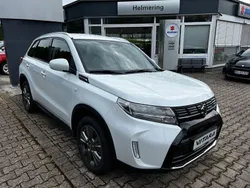 Cool white pearl metallic Gebraucht 2024 Suzuki Vitara Comfort SUV | 26.990 € (Teuer)