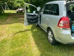 Silber Gebraucht 2011 Opel Zafira Van / Kleinbus | 3.850 € (Fairer Preis)