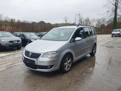 Silber Gebraucht 2008 VW Touran Trendline Van / Kleinbus | 4.750 € (Etwas zu teuer)