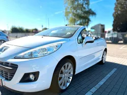 Weiß Gebraucht 2013 Peugeot 207 CC Cabrio | 6.699 € (Fairer Preis)