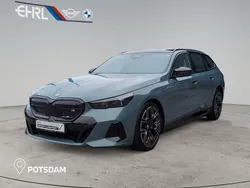 Grün Gebraucht 2024 BMW i5 Shadowline Limousine | 81.090 €