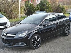 Schwarz metallic Gebraucht 2007 Opel Astra GTC Cosmo Limousine | 6.350 €