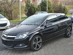 Schwarz metallic Gebraucht 2007 Opel Astra GTC Cosmo Limousine | 6.350 €