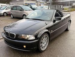 Schwarz Gebraucht 2003 BMW 320 Cabriolet Sport Line Cabrio | 13.650 € (Etwas zu teuer)