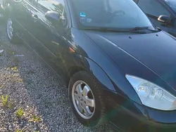 Blau Gebraucht 2002 Ford Focus Kombi | 650 € (Guter Preis)