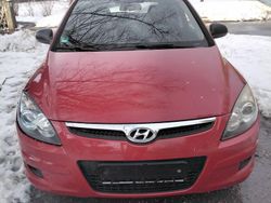 Rot Gebraucht 2009 Hyundai i30 Edition+ Limousine | 1.480 € (Superpreis)