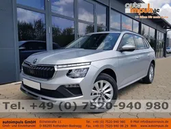 Brilliantsilber (8e8e) Neu 2025 Skoda Kamiq Selection SUV | 23.290 € (Fairer Preis)