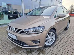 Gold Gebraucht 2017 VW Golf Sportsvan Highline Van / Kleinbus | 18.400 € (Fairer Preis)