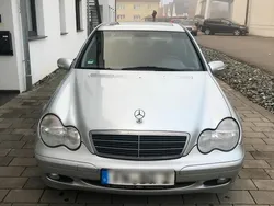 Mercedes C200