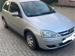 Silber Gebraucht 2006 Opel Corsa Limousine | 2.000 € (Fairer Preis)