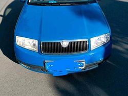 Blau Gebraucht 2002 Skoda Fabia Kleinwagen | 950 € (Guter Preis)