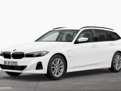 Alpinweiß uni Gebraucht 2022 BMW 320e Kombi | 32.500 € (Etwas zu teuer)