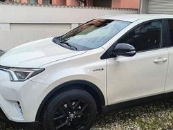 Weiß Gebraucht 2017 Toyota RAV4 Hybrid Comfort SUV | 14.500 € (Superpreis)