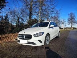 Weiß Gebraucht 2022 Mercedes B180 Van / Kleinbus | 22.490 € (Superpreis)