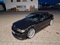 Schwarz Gebraucht 2003 BMW 320 Cabriolet M Sport Cabrio | 8.000 € (Teuer)