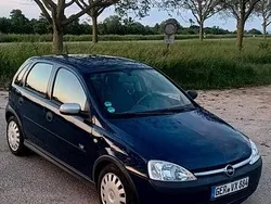 Blau Gebraucht 2003 Opel Corsa Kleinwagen | 600 € (Guter Preis)