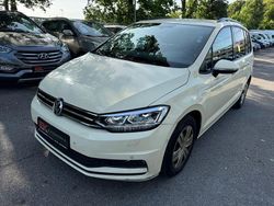 Grau Gebraucht 2018 VW Touran Van / Kleinbus | 11.990 €