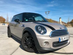 Beige Gebraucht 2012 Mini Cooper D Kleinwagen | 9.000 € (Fairer Preis)