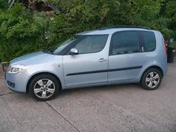 Grau Gebraucht 2010 Skoda Roomster Kombi | 5.499 € (Guter Preis)