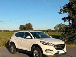 Weiß Gebraucht 2016 Hyundai Tucson SUV | 13.999 € (Etwas zu teuer)
