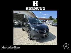 Obsidianschwarz metallic Gebraucht 2024 Mercedes Vito Van / Kleinbus | 53.890 €