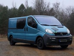 Blau Gebraucht 2004 Opel Vivaro Van / Kleinbus | 3.800 € (Etwas zu teuer)