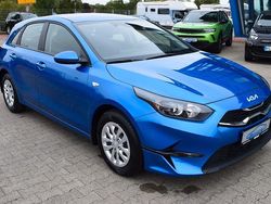 Blau Neu 2025 Kia Ceed Limousine | 21.680 € (Guter Preis)