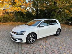 Weiß Gebraucht 2017 VW Golf VII Highline Limousine | 14.500 € (Fairer Preis)