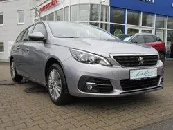 Artensesilber (metallic) Gebraucht 2021 Peugeot 308 Active Kombi | 20.390 € (Fairer Preis)