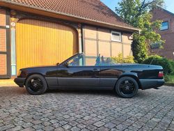 Grau Gebraucht 1993 Mercedes E320 AMG Cabrio | 22.900 €