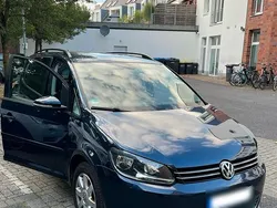 Blau Gebraucht 2010 VW Touran Van / Kleinbus | 5.500 €