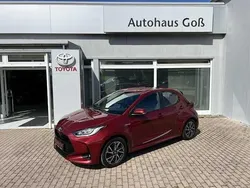 Rot Gebraucht 2021 Toyota Yaris Team Kleinwagen | 18.490 € (Fairer Preis)