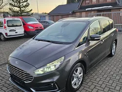 Grau Gebraucht 2020 Ford S-MAX Titanium Van / Kleinbus | 20.550 € (Guter Preis)