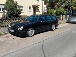 Schwarz Gebraucht 2002 Mercedes 320 Kombi | 6.300 €