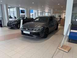 Grau (diabasgrau metallic) Neu 2025 VW Passat R-line Kombi | 57.990 € (Teuer)