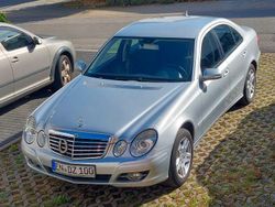 Silber Gebraucht 2007 Mercedes E220 Elegance Limousine | 9.500 €